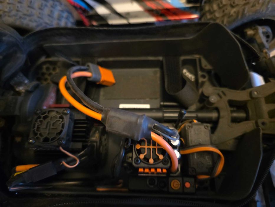 Carro Rc Arrma vortex BLX 4X4 como novo