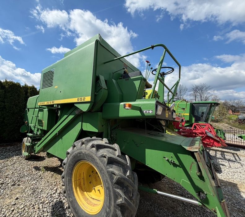 Комбайн John Deere 952