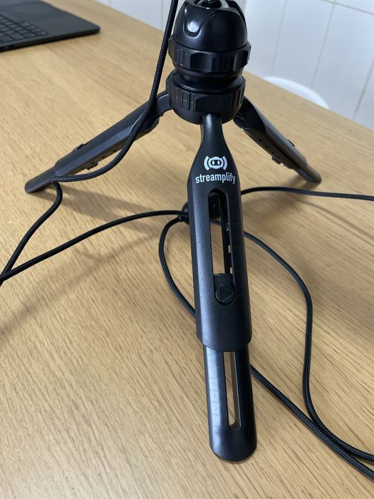 Tripé de mesa ajustavel