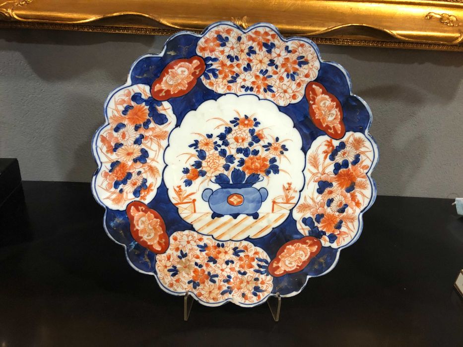 Grande prato recortado em porcelana da china