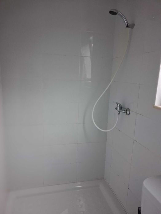 Alugo casa em Arcozelo