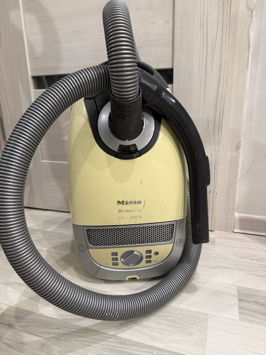 Odkurzacz miele s5 1600w sprawny odnowiony