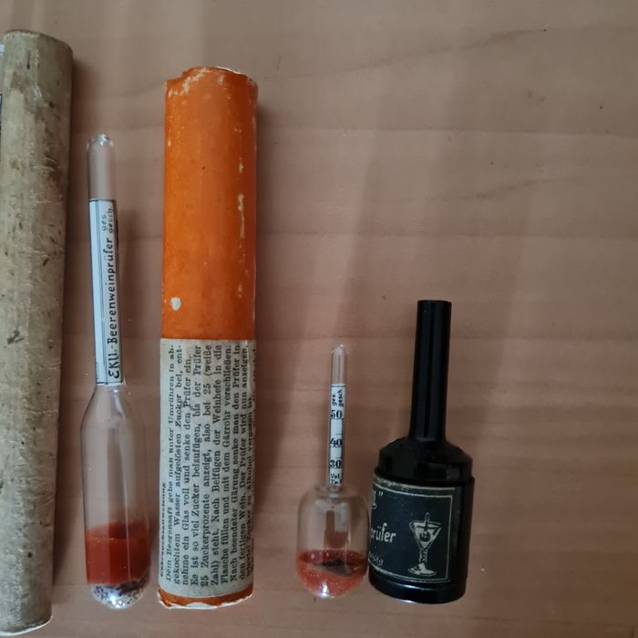 Спиртометри  для пива , шнапса ,горілки, ваги ,термометр.