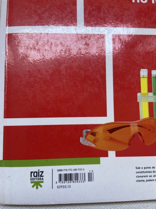 Livro e caderno de atividades de Fusico-quimica de 8 ano