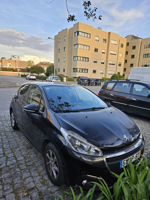 PEUGEOT 208 (2015) vTi