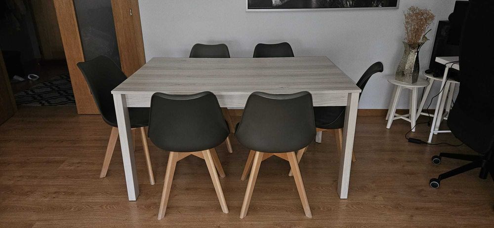 Conjunto Mesa + 6 cadeiras