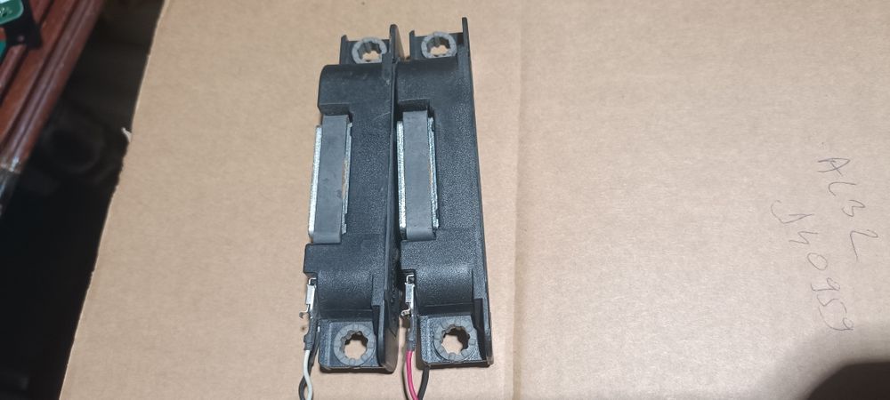 Głośniki TV Toshiba 04A4-012X000 7W 8Ohm