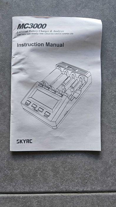 Carregador de pilhas inteligente SkyRC MC3000