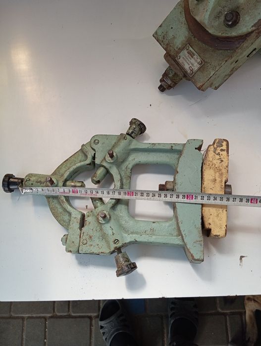 Продам хоббийную фрезерная приставка люнет не подвижный в коллекцию