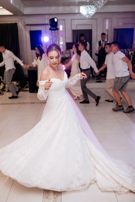 Продаю весільну сукню Katy Corso