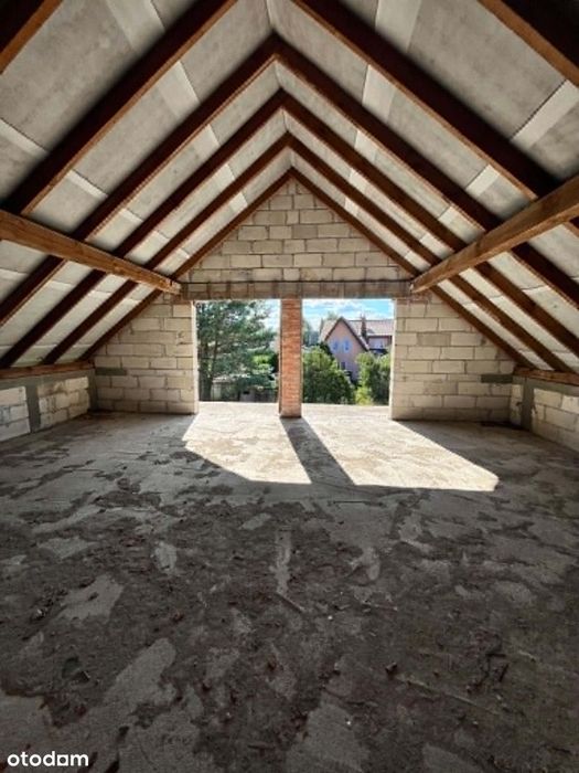 Przestronny dom 300 m² w stanie surowym otwartym na działce 1200 m²
