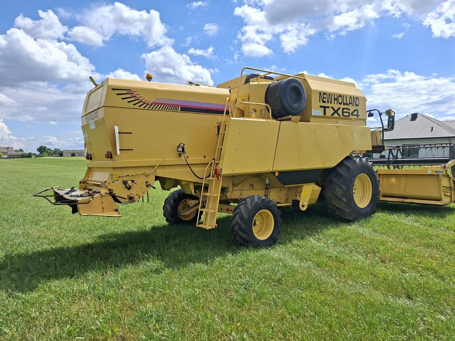 New Holland TX 64 SUPER STAN