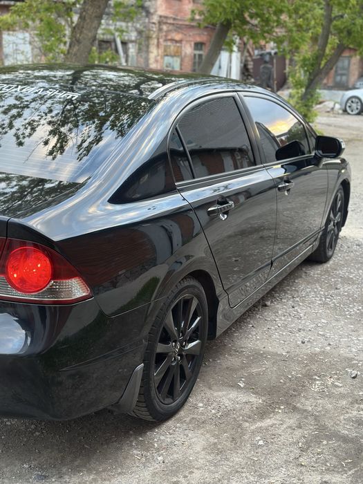 Продам авто Honda Civic 4 D 1.8