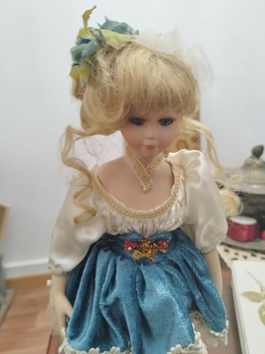 Bonecas de porcelana