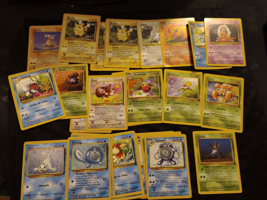 129 Cartas Pokémon Jungle Collection + Topps 1999 blue logo (1st Print) e cartas extra.