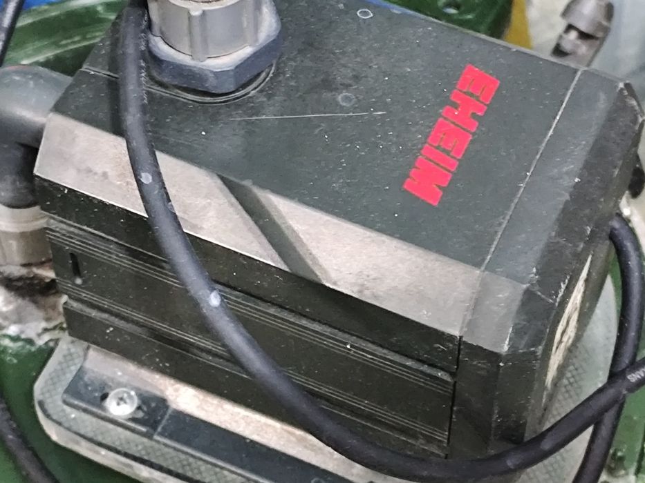 Aquário e motor para desocupar