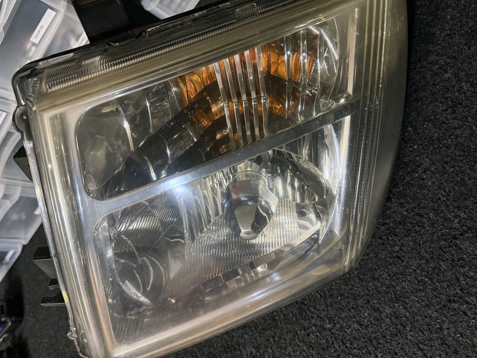 Reflektor Nissan Pathfinder R51 Xenon