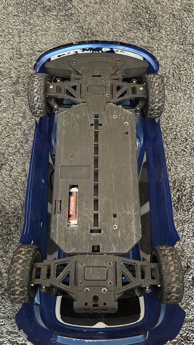 carro telecomandado Kyosho 1/10