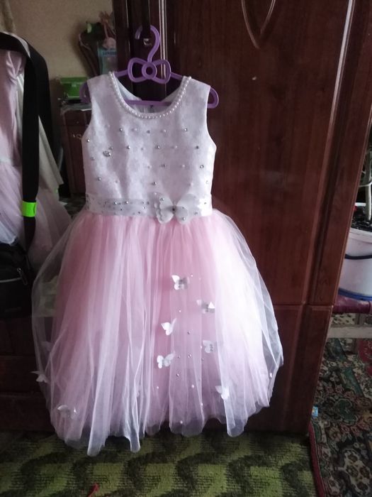 Сукня на випускний