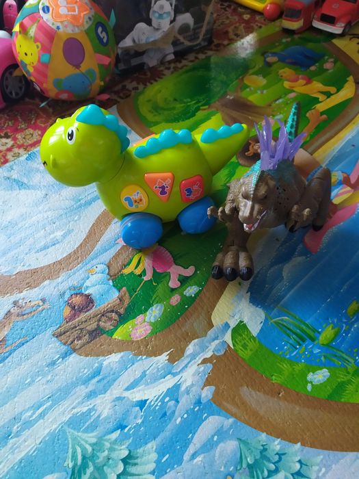 Музичний динозаврик, Музыкальный динозаврик Дино