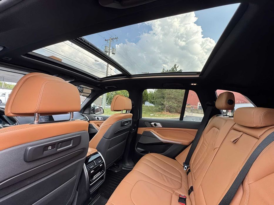 BMW X5 xDrive50i      2019
