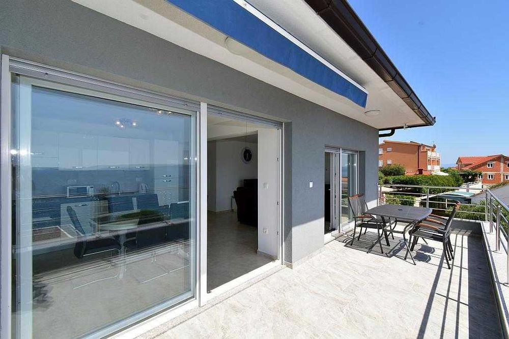 Apartament z basenem 40m od morza Chorwacja