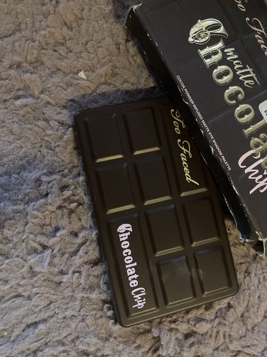 Too faced matte chocolate chip paleta cieni pachnaca matowe mat