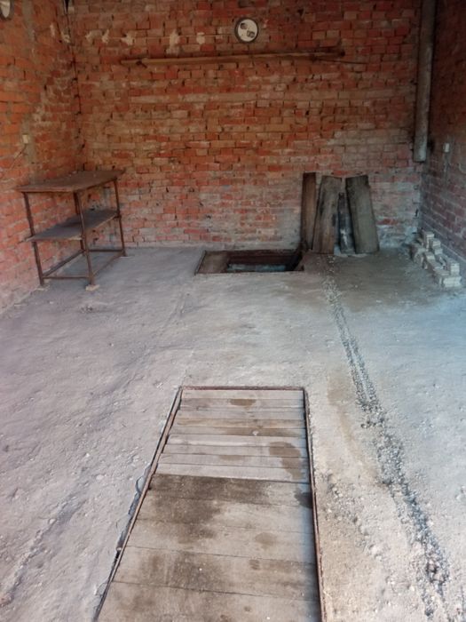 Продам кирпичний гараж