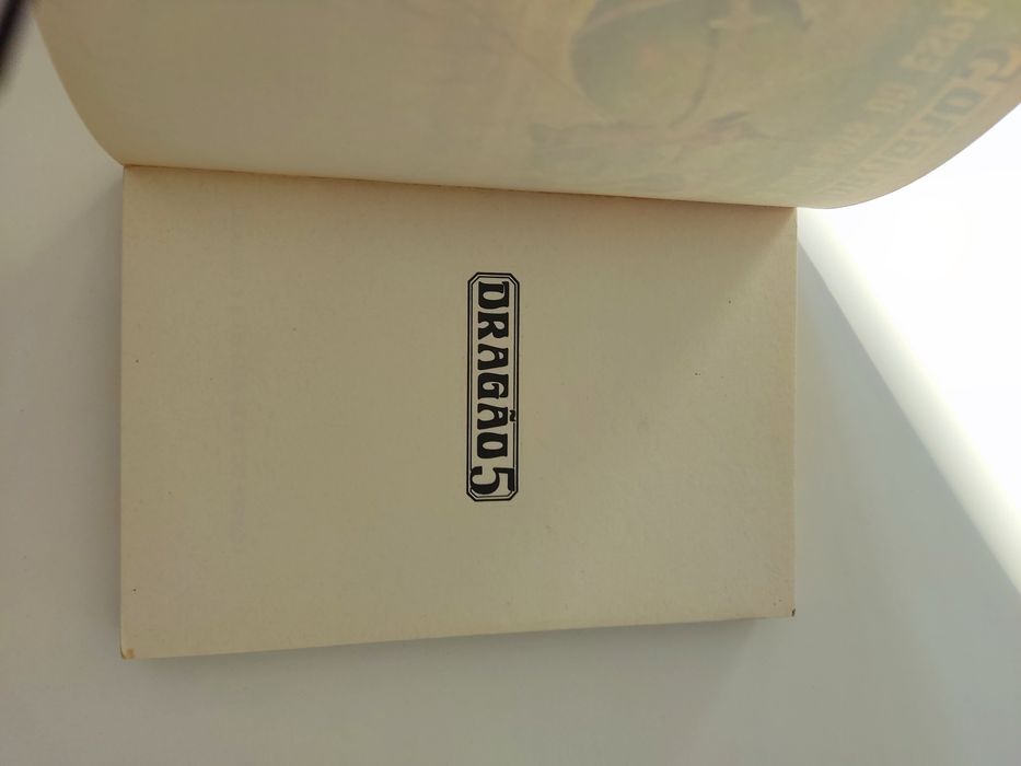 Livro Dragão 5 e os cow-boys do espaço de Brian Earnshaw