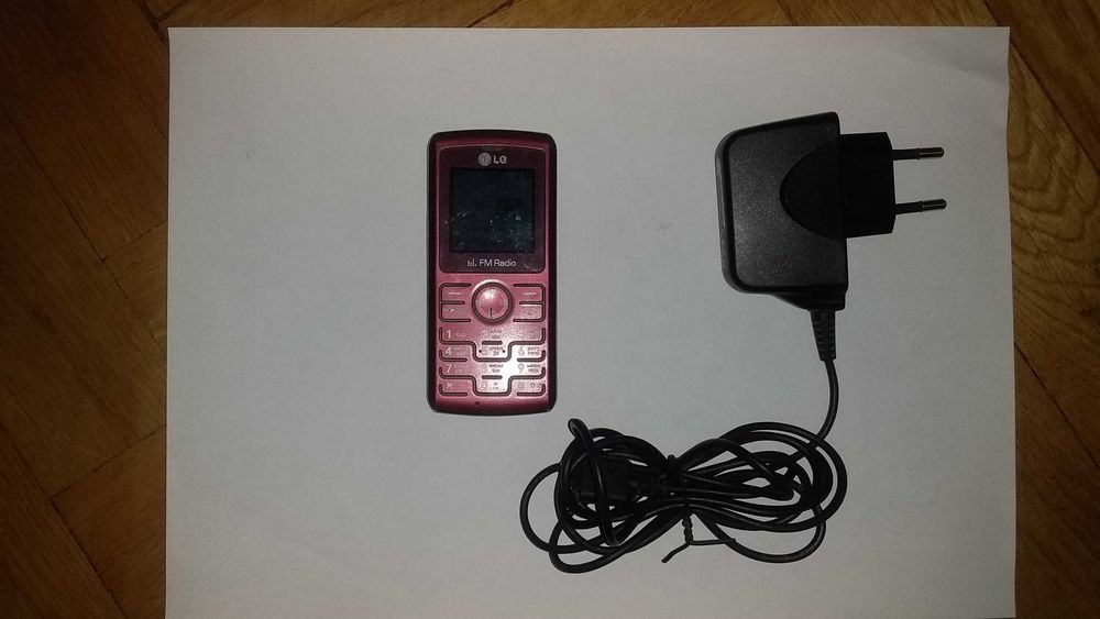 Мобильный телефон кнопочный LG