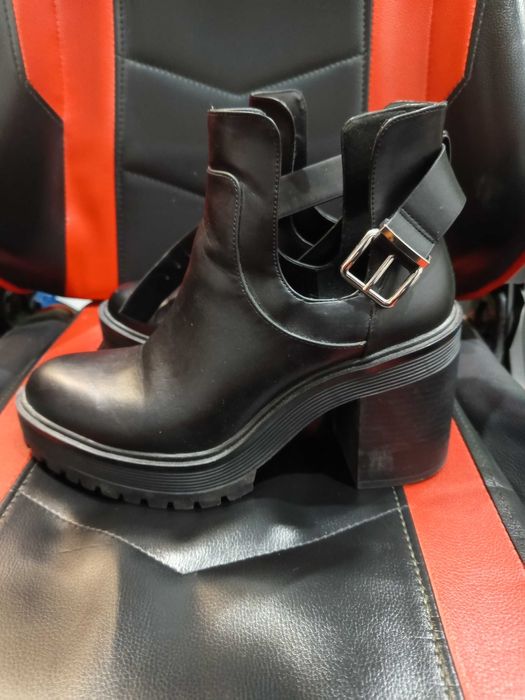 #1188 Buty damskie na obcasie Pull&Bear