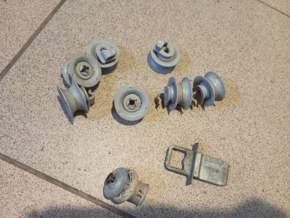 Wyprzedaż KÓŁKO  rolka dolnego kosza do zmywarki BOSCH Siemens