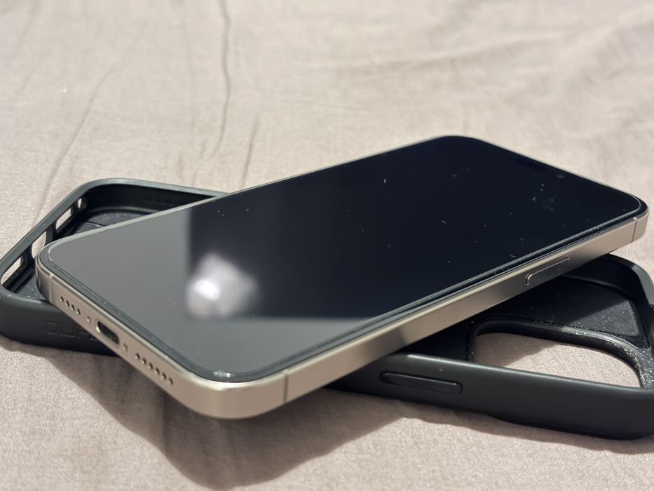 Iphone 15 pro max quad lock