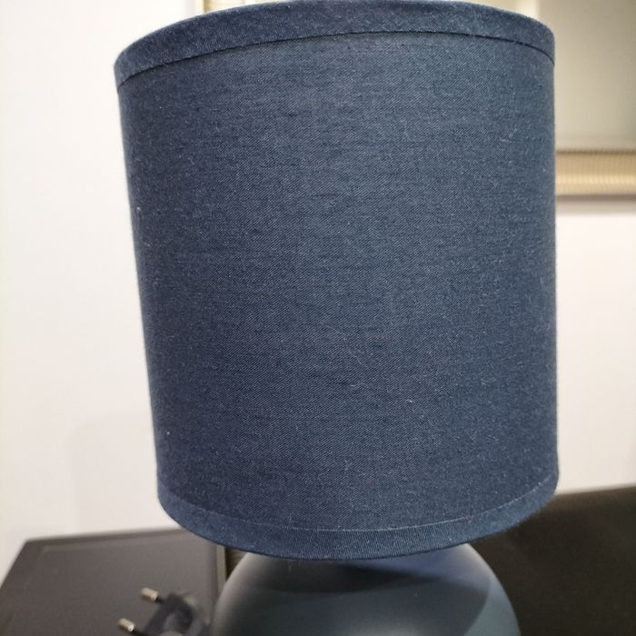 Candeeiro pequeno de 25 cm como novo. Impecável.