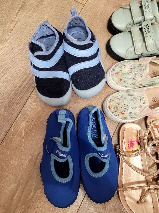 Взуття дитяче для дівчинки для хлопчика
