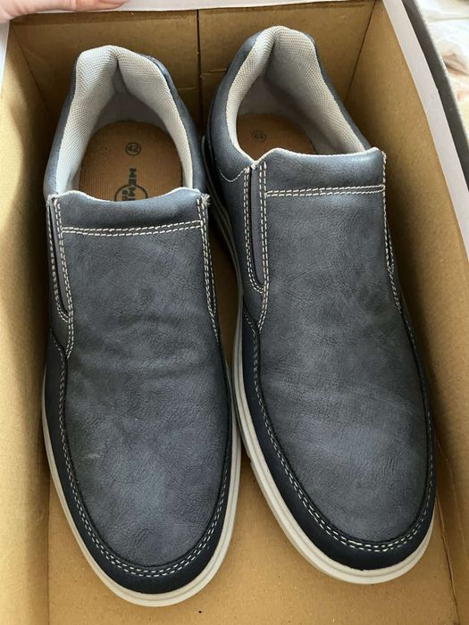 Чоловіче нове взуття з екошкіри