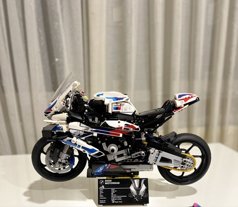 Лего мотоцикл BMW 1000 RR