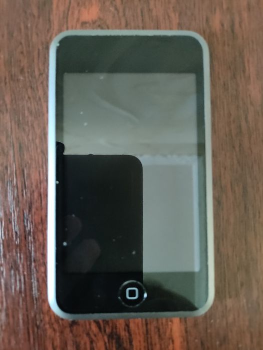 iPod touch 16GB (под восстановление или на запчасти)