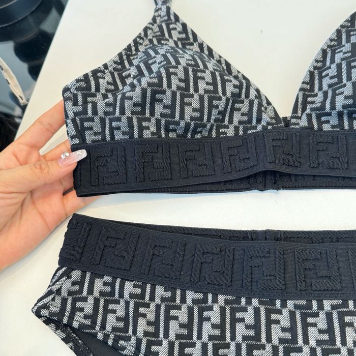 Жіночий купальник Fendi