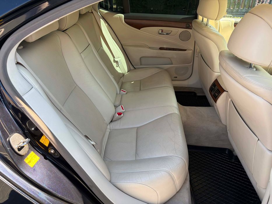 Sprzedam - Lexus LS600h