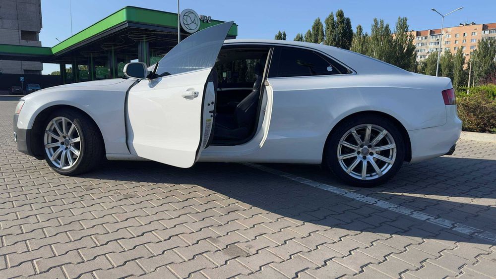 AUDI A5 2012 VIN WAUVFAFR1CA012279 фото оголошення 5 з 12