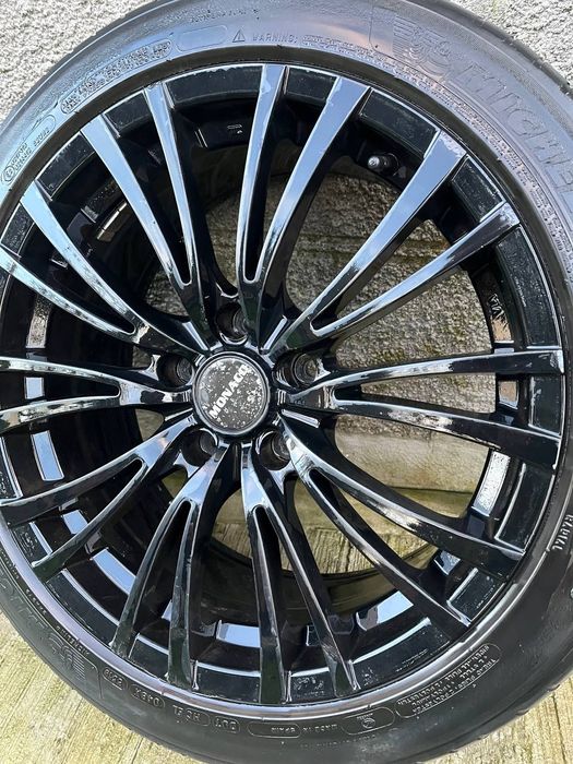 Диски з шинами.        .