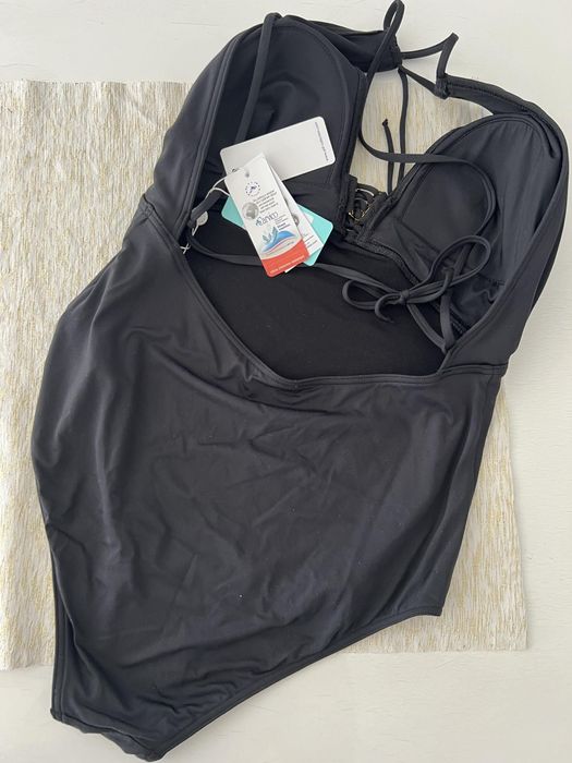 Nowy piękny strój kąpielowy