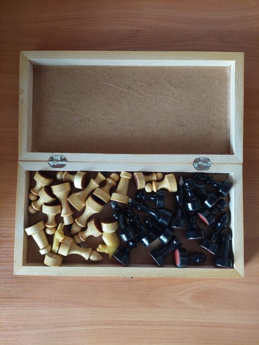 Набор шахмат из дерева