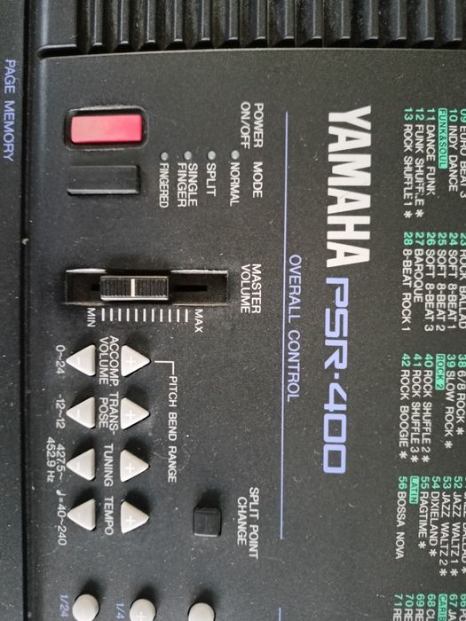 Yamaha PSR- 400 keyboard