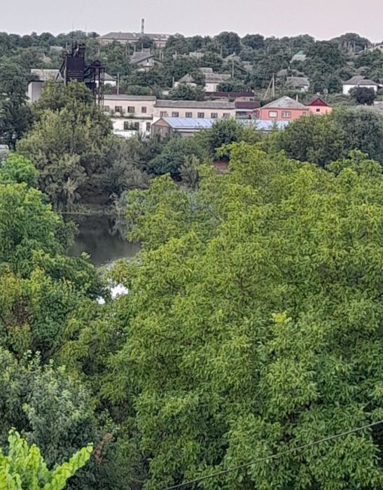 Продам пів будинку