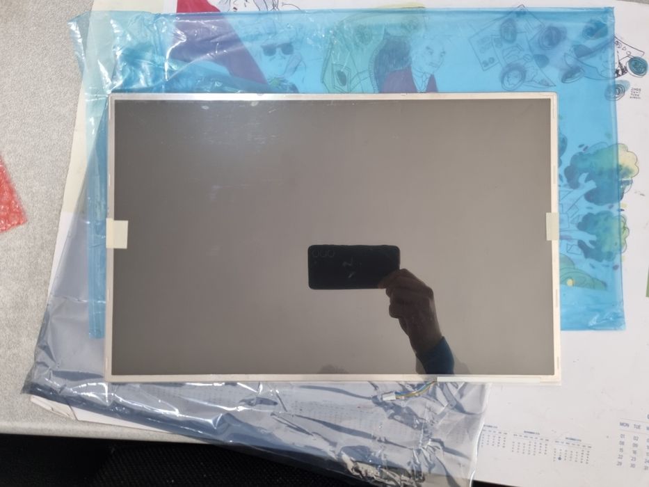 17" LCD Screen WXGA - New64741088079489120