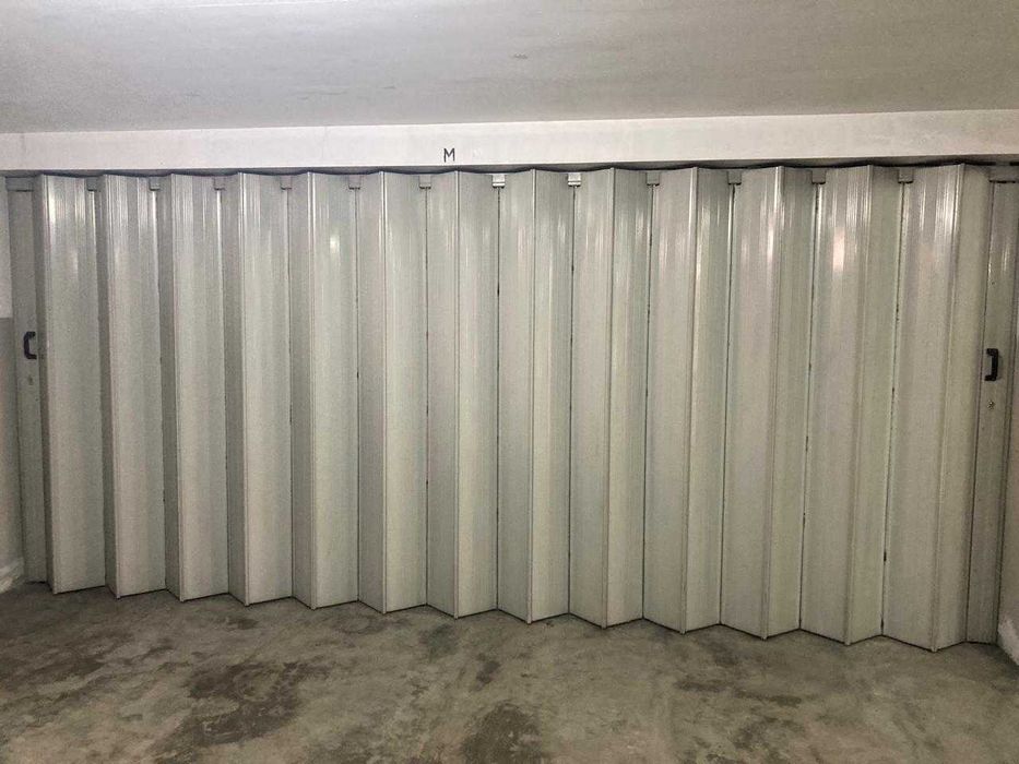 Vaga de garagem fechada nos Maninhos