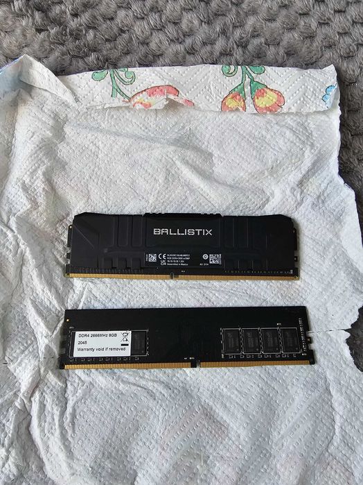 Pamięć RAM ddr4 16GB do komputer PC Crucial 3600MHz uszkodzona kości