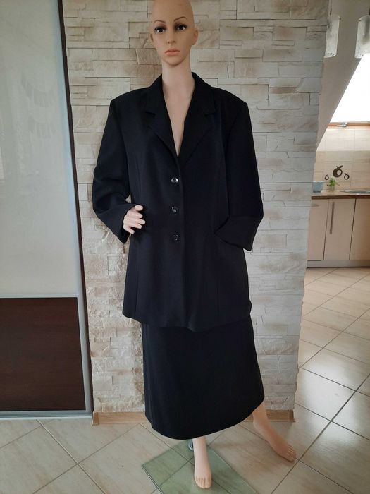 Kostium czarny rozmiar 48